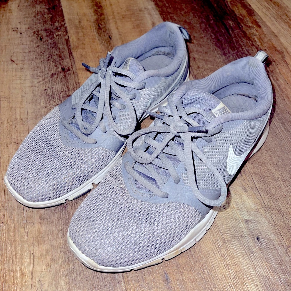 Nike Tennis Shoes